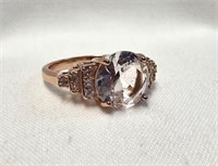 ROSE GOLD COLOURED RING W/ CLEAR STONES