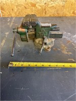 V15 Green Table Vise