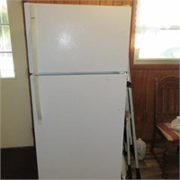 Kenmore Refrigerator approx 18 cub ft