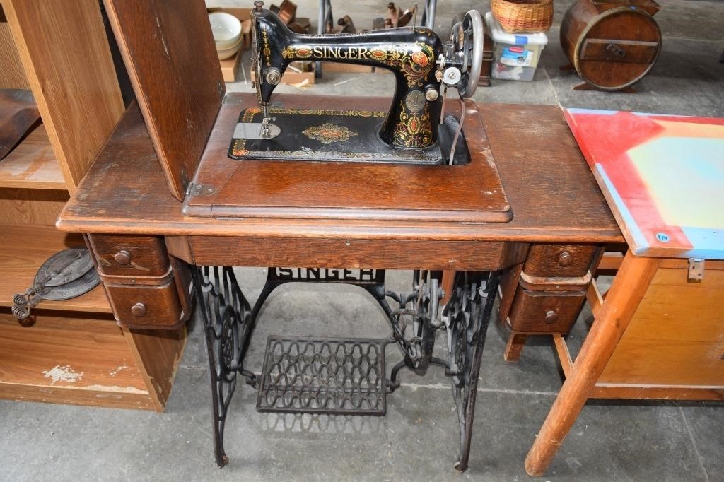 SINGER SEWING MACHINE