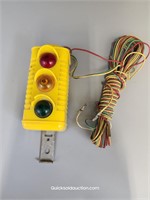 Traffic Guide-Safety Signal That Automatically Sig