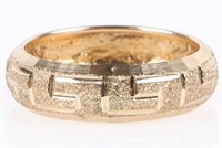 14K YELLOW GOLD SPARKLY MEN'S ENGRAVED RING