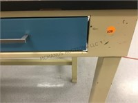 METAL TABLE WITH 4 DRAWERS