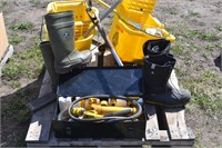 2 Industrial wash pail - boots size 8 & 10 -