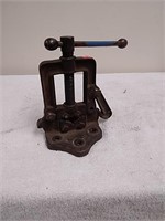 Small pipe vise