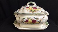 2 piece soup tureen with ladle