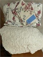 Chenille Bedspread & Linen