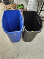 2 Cnt Trash Cans