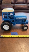 ERTL FORD 7700 tractor-see pics for damage