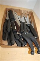 TRAY LOT OF KNIVES