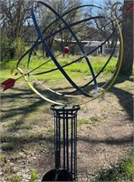 Round Metal Wind Direction Spinning Lawn Art