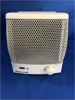 HONEYWELL AREA HEATER.  WORKS. 8 INCHES TALL AND
