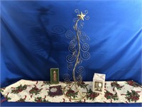 CHRISTMAS TABLE RUNNER ORNAMENT DISPLAY TREE AND