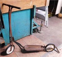 Vintage child's meta scooter w/ kickstand