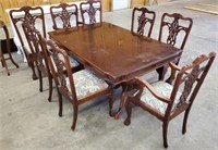 CLAW FOOT MAHOGANY DINING TABLE AND 8 CHIPPENDALE
