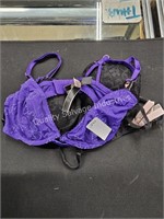 2- victoria secret bras size 32C (display area)