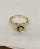14k Yellow Gold Ladies Ring Size 5.5 Rose Design