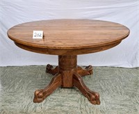 oak dining table w/paw feet  30x48