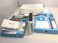 Wii w/remote, power supply and more, powers on
