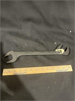 Snap on wrench 1 1/4