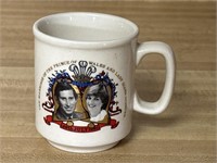 Souvenir English King & Queen marriage mug