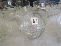 5- PIECES CLEAR GLASS SALAD BOWLS,PITCHER, DIVIDE