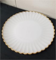 Large serving plates 14.5 in in diameter has gold