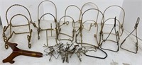 Wire Plate/Bowl Stands & Wall Hangers