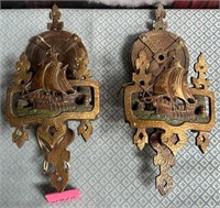 343 - PAIR OF VINTAGE WALL DECOR (W210)