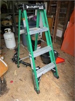 4' Fiberglass Step Ladder