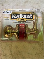 Kwikset Keyed Entry door knob set