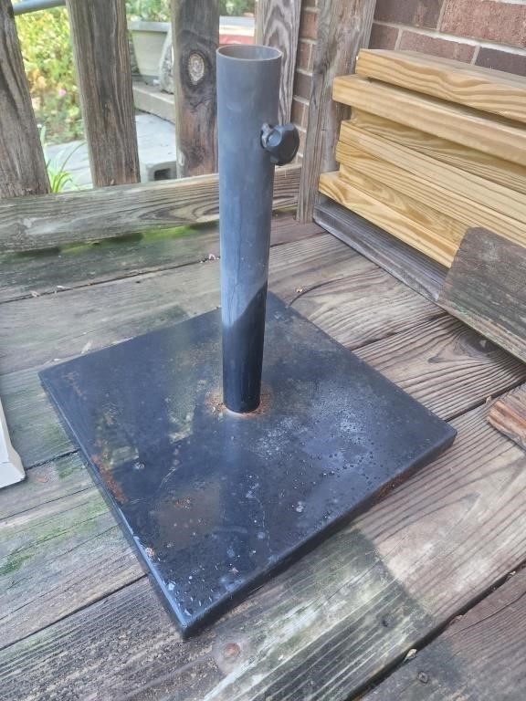 Umbrella stand black