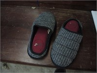 SLIPPERS LG.