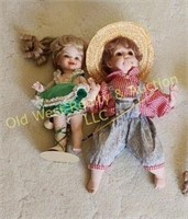 (2) Dolls (FR)