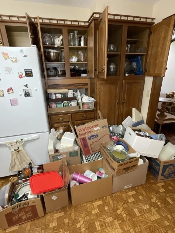 CONTENTS OF KITCHEN CUPBOARDS