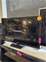 MAGNAVOX 32IN FLAT SCREEN TV