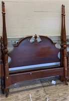 Cherry Queen Size Poster Bed (W/ Rails)