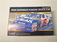 Kyle Petty's Peak Antifreeze Stock Car Model Kit