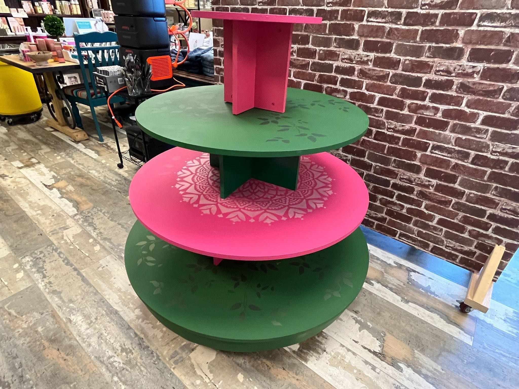 Rolling 4-Tier Round Display Table in Pink & Green