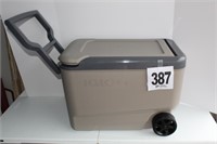 Igloo Cooler w/Pull Handle, 2-Rear Wheels, 70