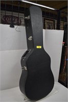 Road Runner Hard Guitar Case. Excellent Condition