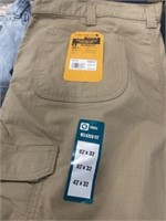 NEW CARHARTT PANTS    42X32