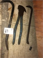 (2) Pry Bars & Fence Pliers