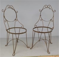 Metal frame chairs.