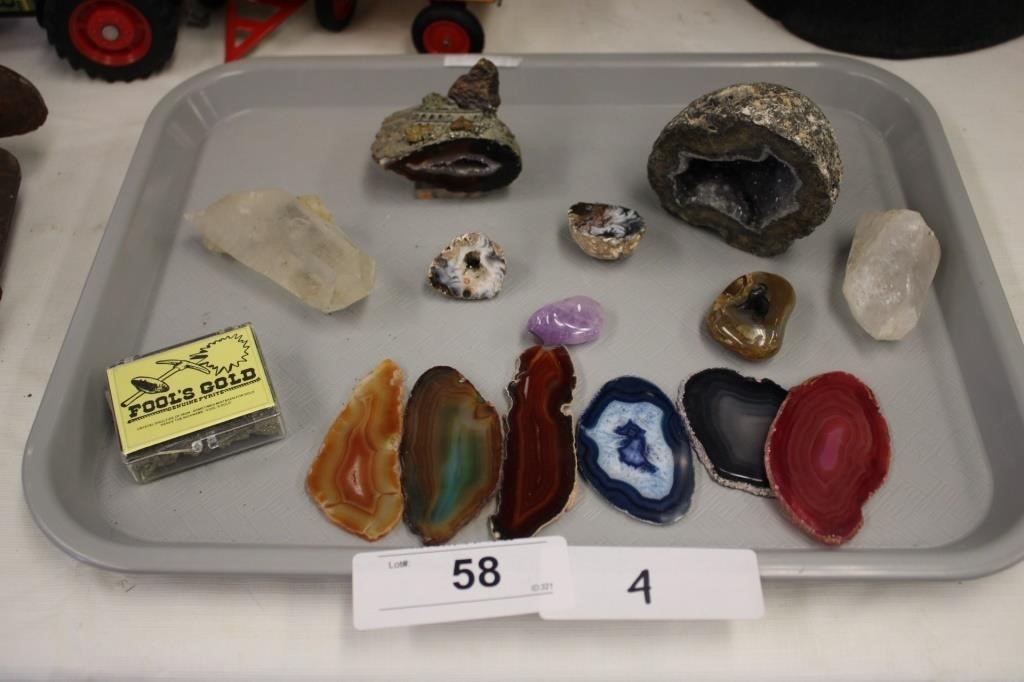 COLLECTION OF GEODES AND STONES