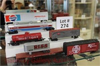 (7) HO Scale Train Cars: