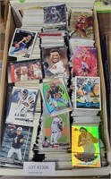 APPROX. 2400 MIXED SPORTS TRADING CARDS
