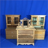 SMALL WOODEN CUPBOARDS
