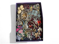 Small tray of miscellaneous costume jewelry