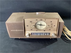 Vintage General Electric Radio Model C-482B